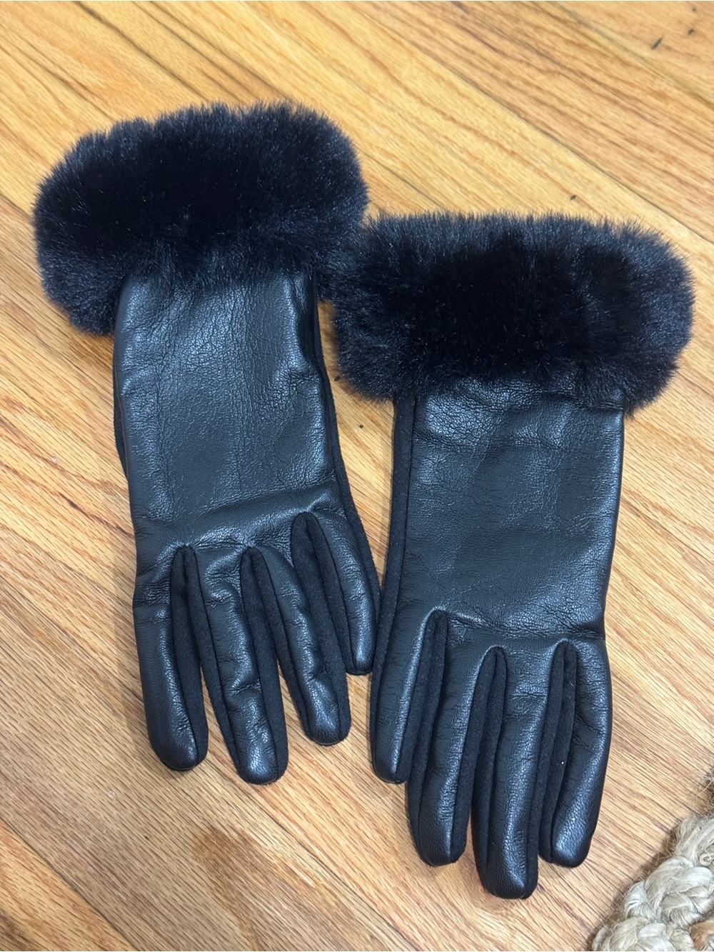 Black Faux Fur Cuff Leather Gloves - Women's Winter Accessory